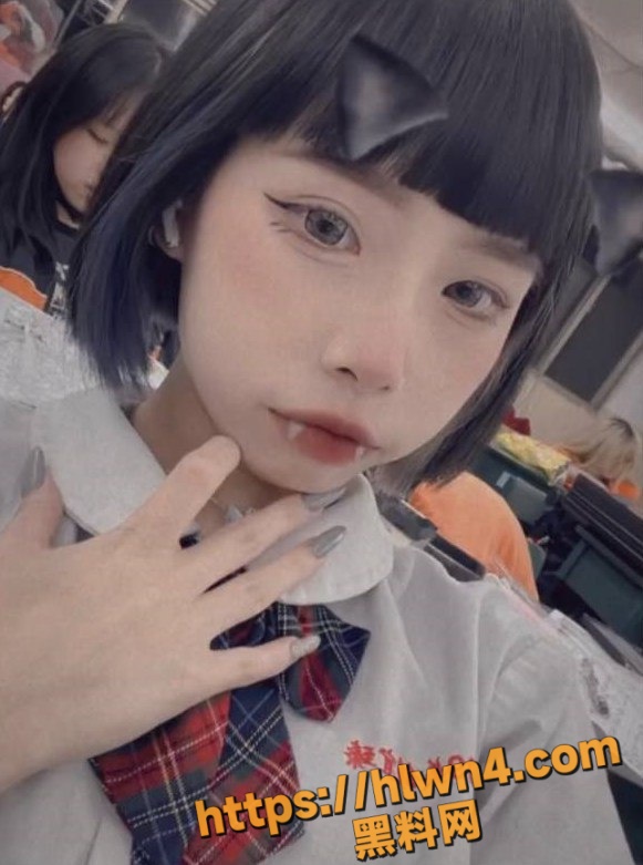 581X781