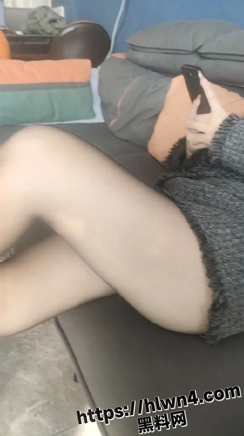 785X1400