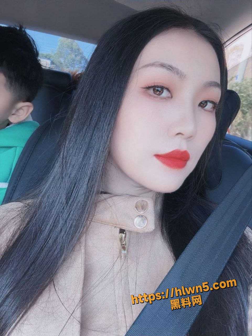 961X1280