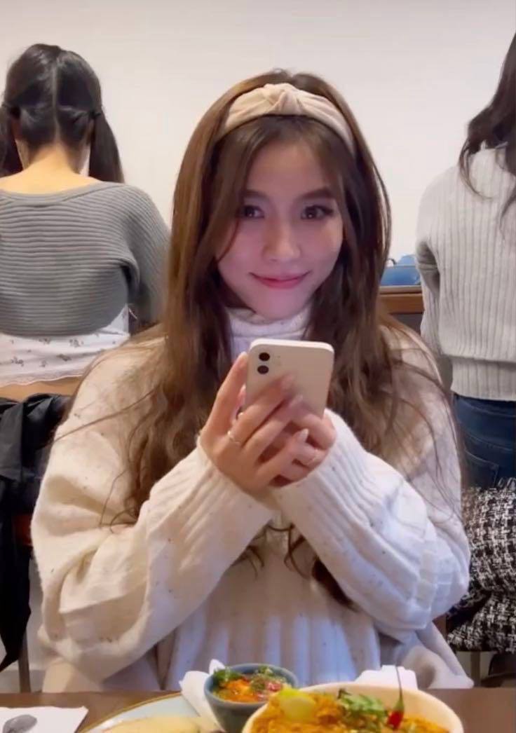 736X1046