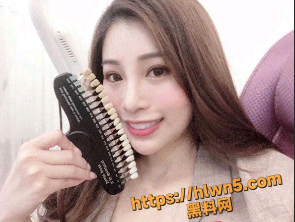 586X440
