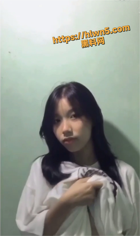 487X819