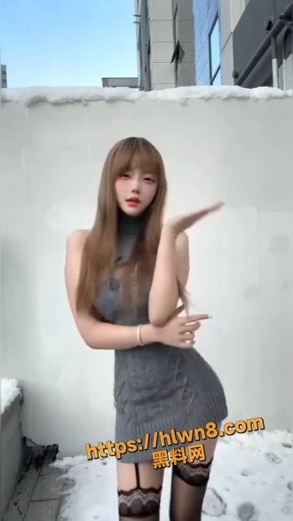 330X587