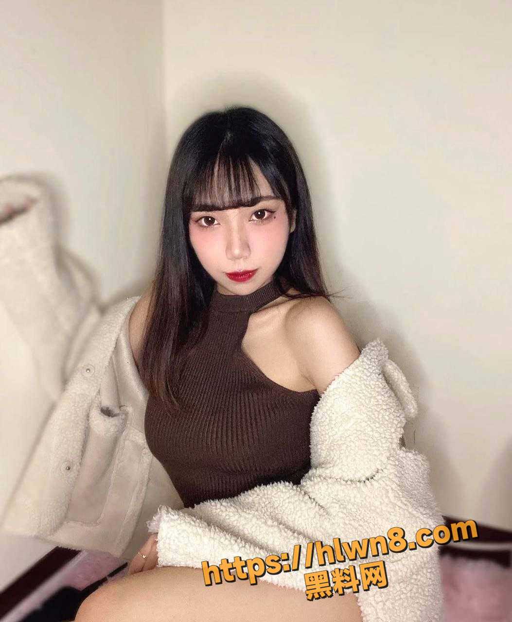 1053X1280