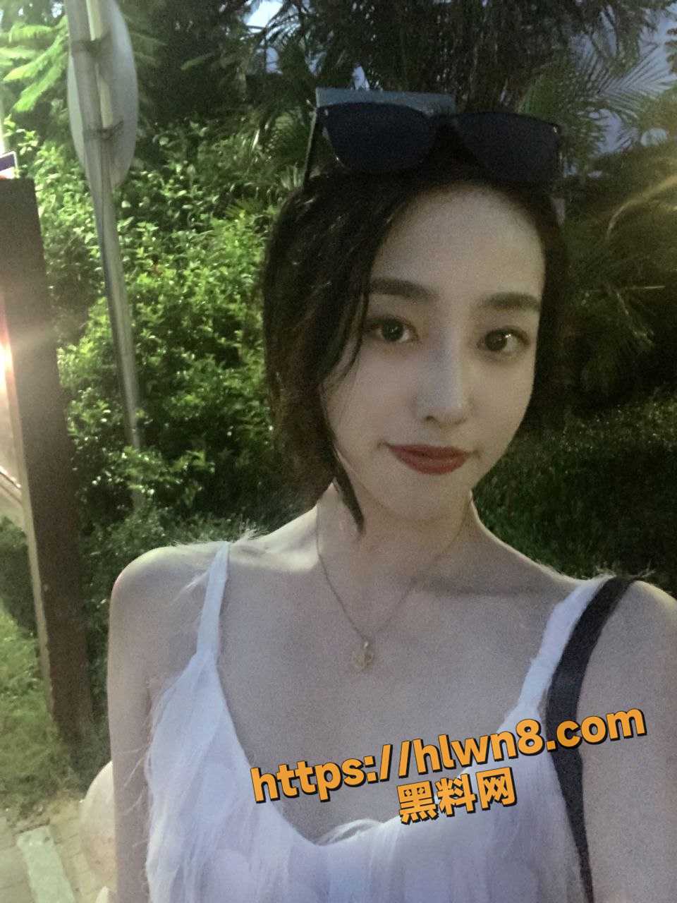 960X1280