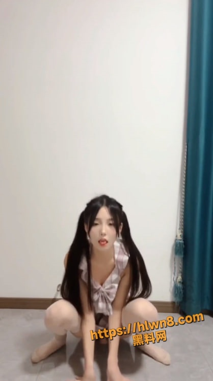 418X745
