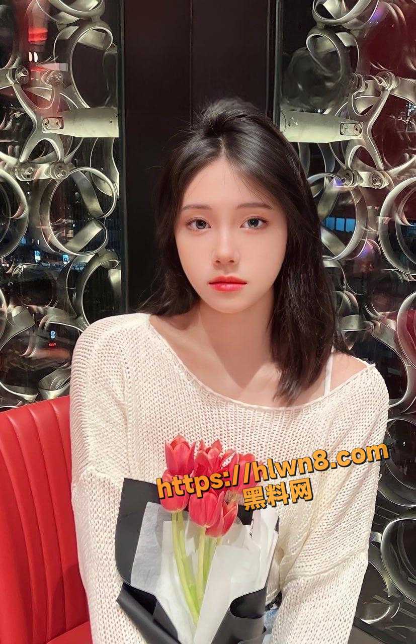 827X1280