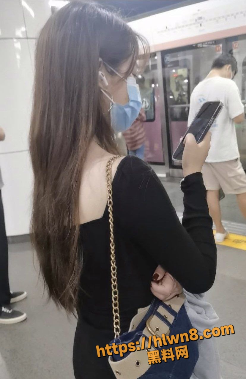 828X1276
