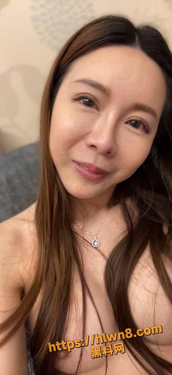589X1280