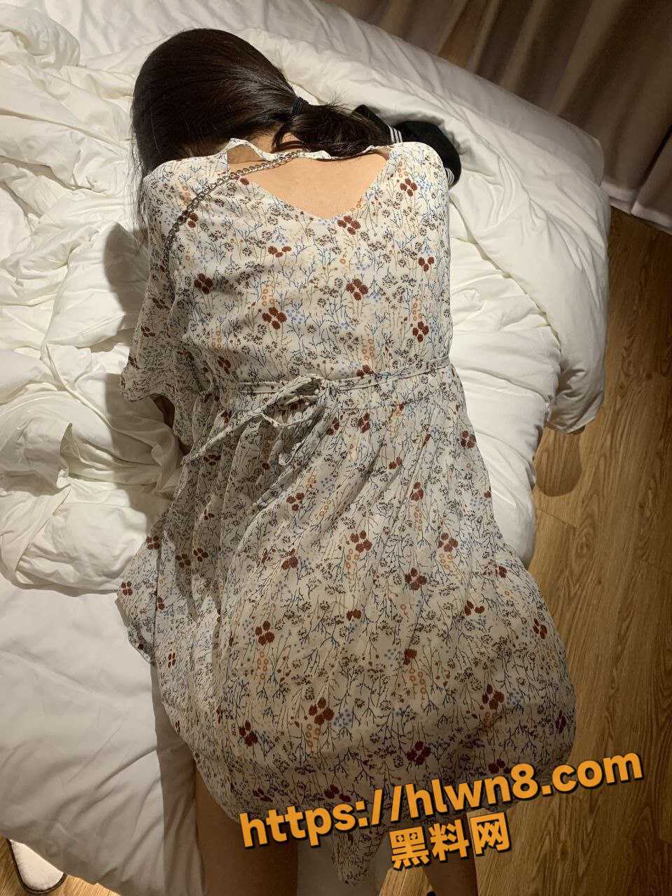 960X1280