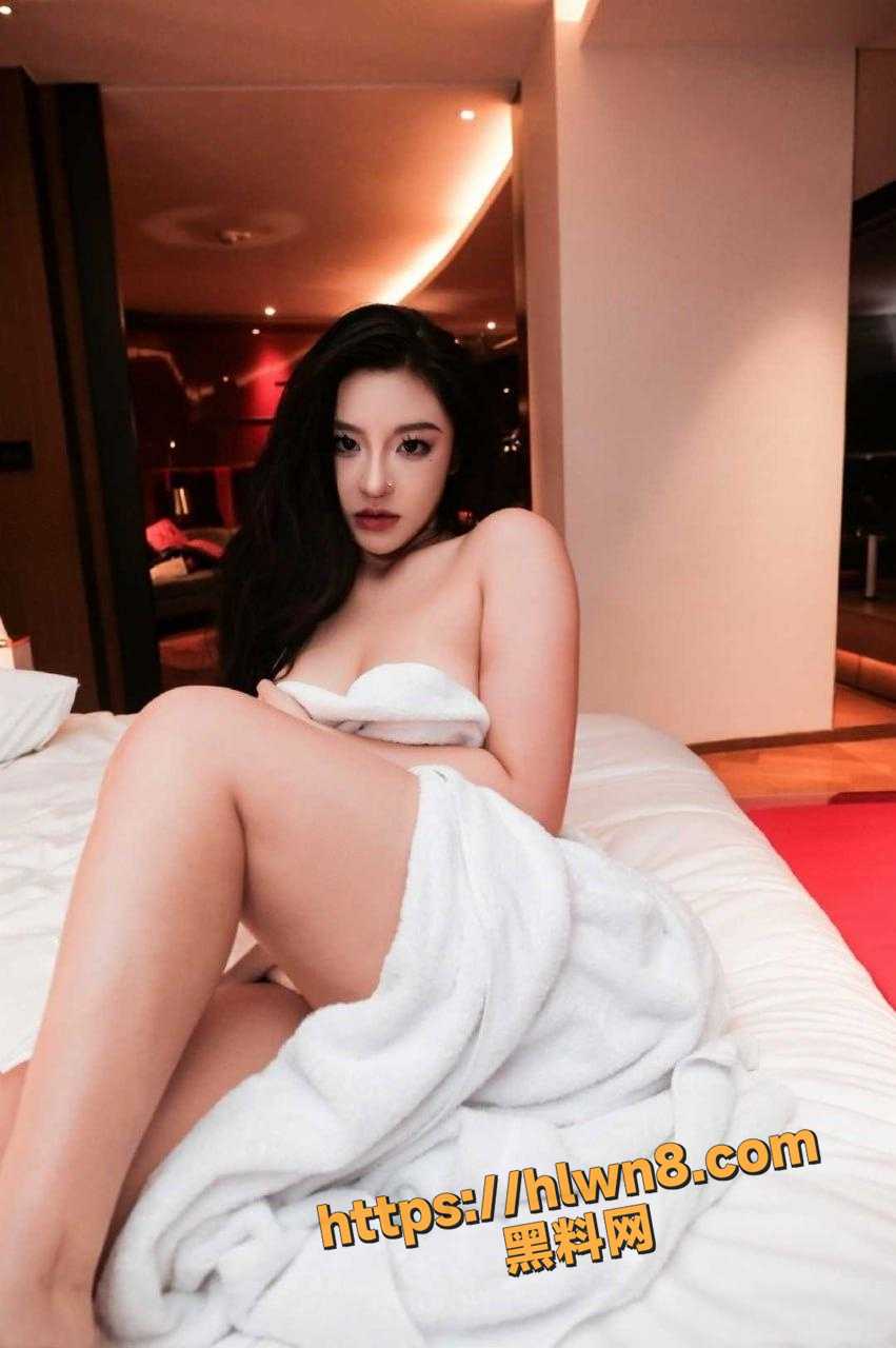 851X1280