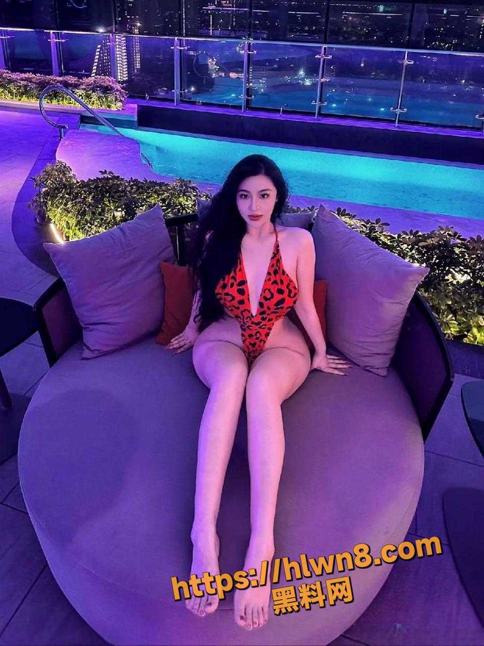 959X1280