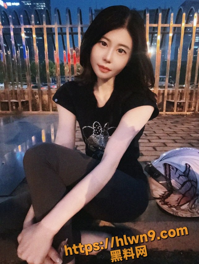 643X853