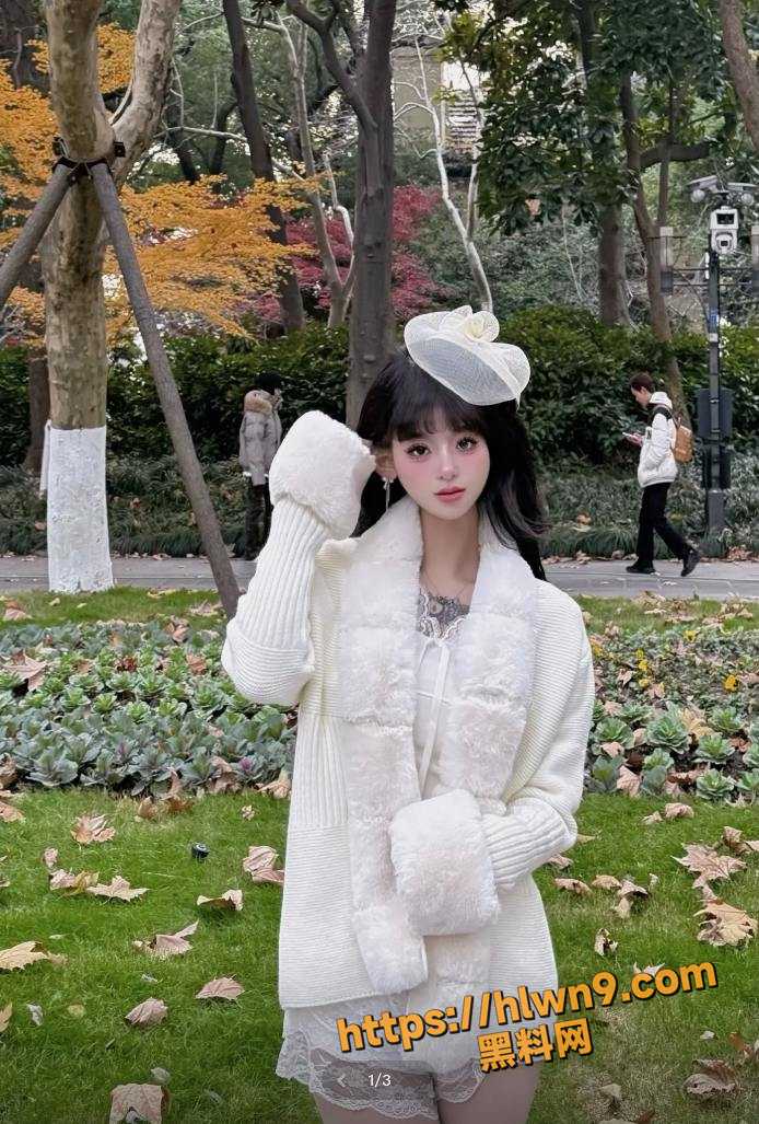 694X1027