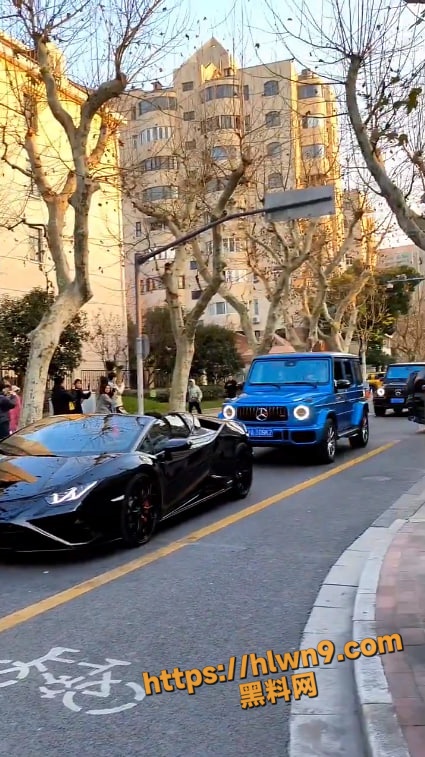 425X757