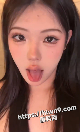 341X562