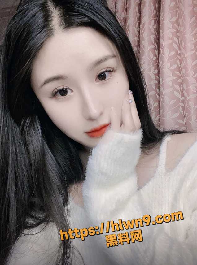 636X856