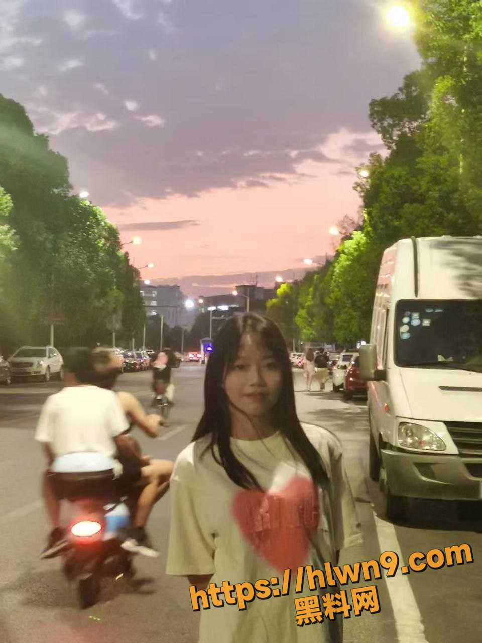 960X1280