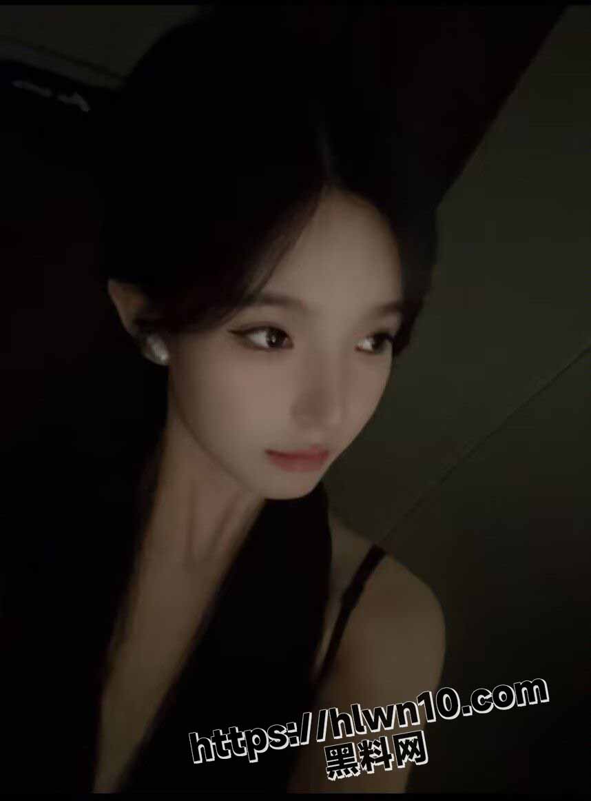 858X1162