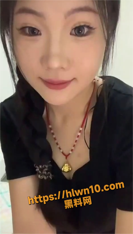 469X822