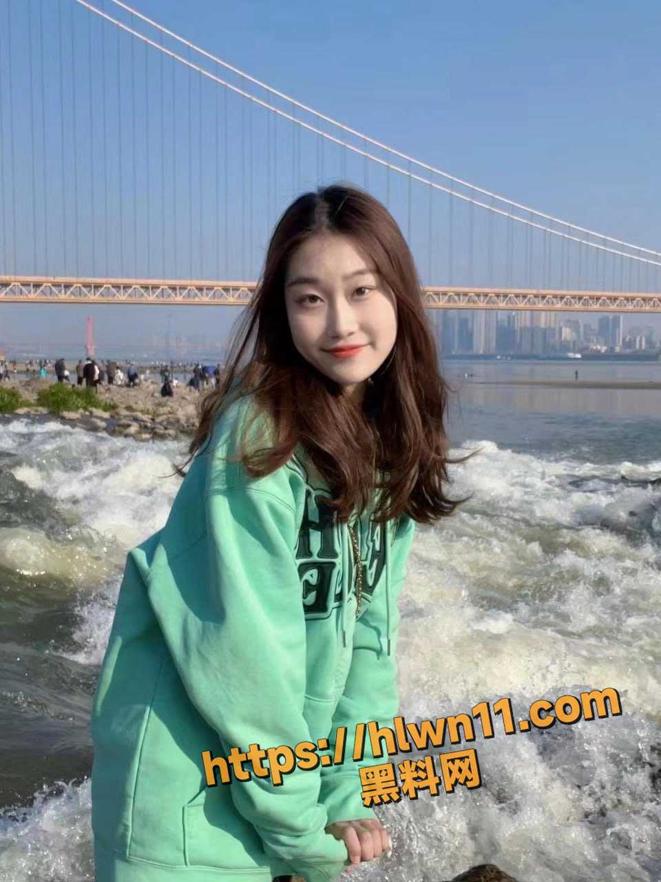 960X1280