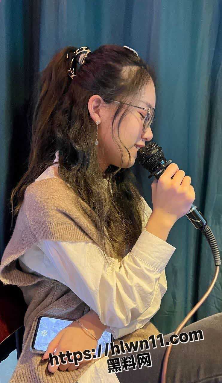 742X1280
