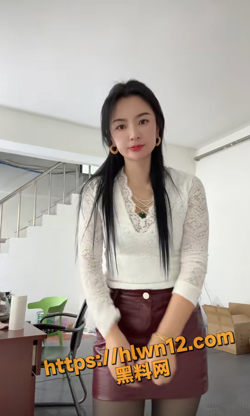 489X811