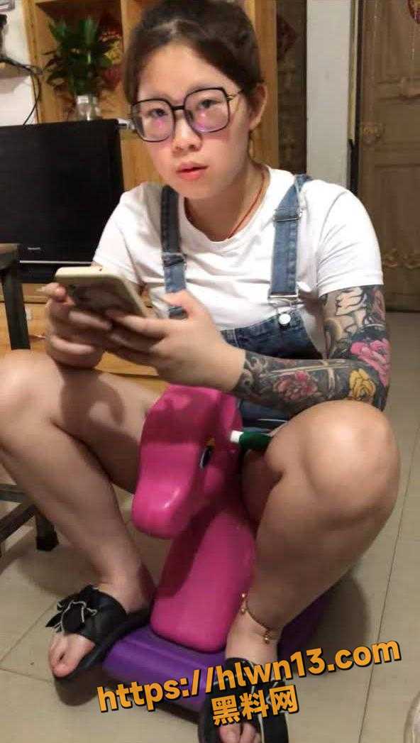 592X1047