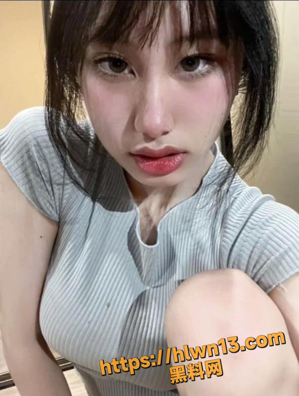 591X784