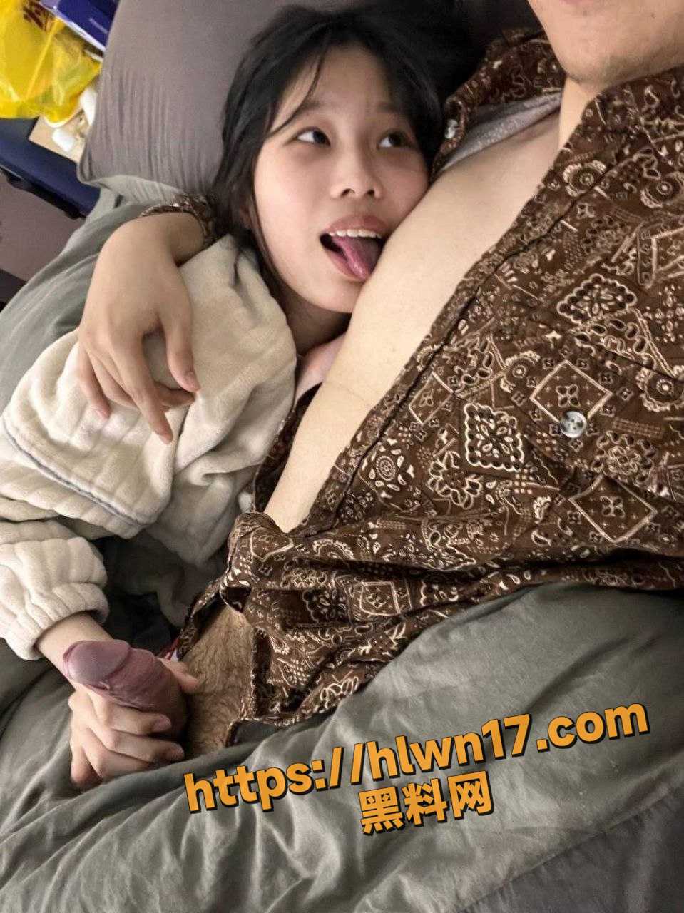 959X1280