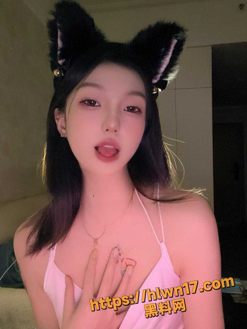 960X1280