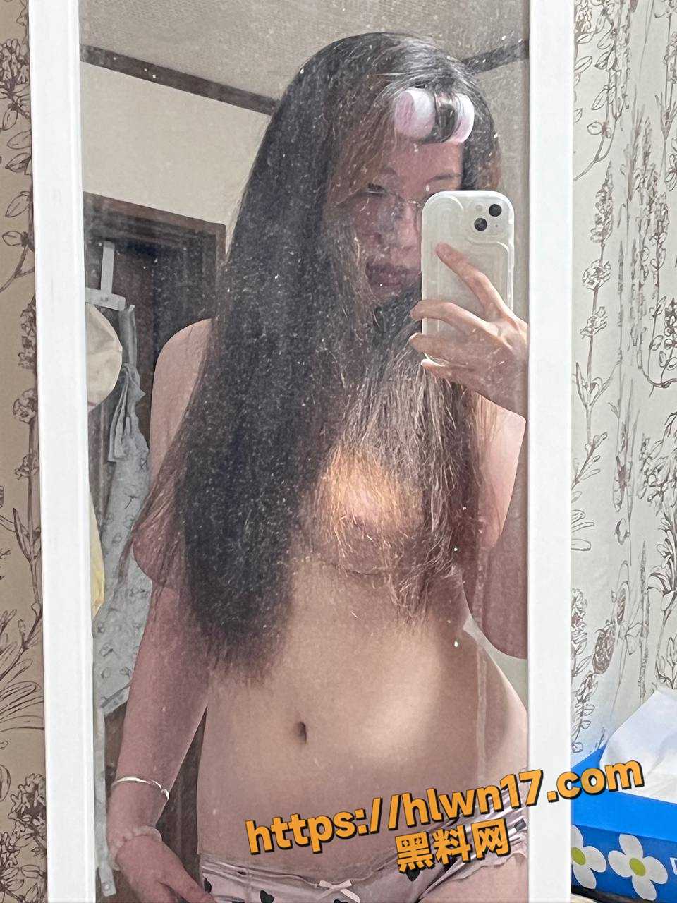 960X1280
