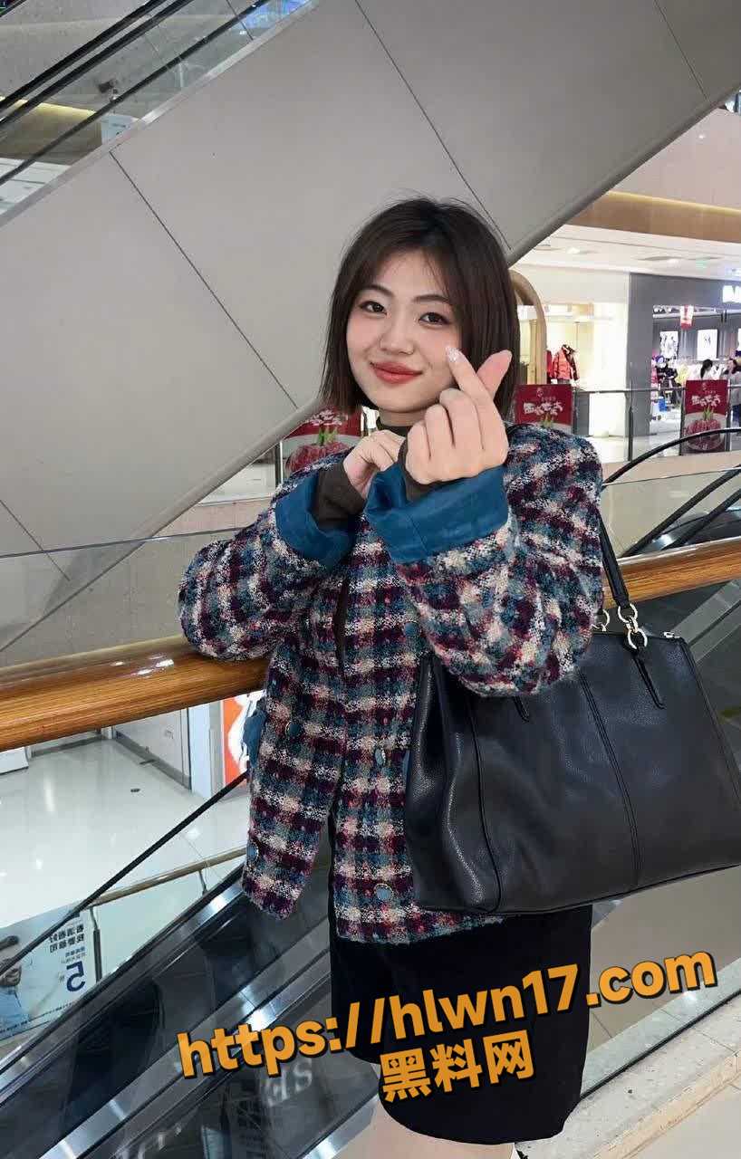 818X1280