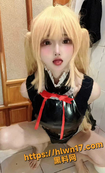 348X572