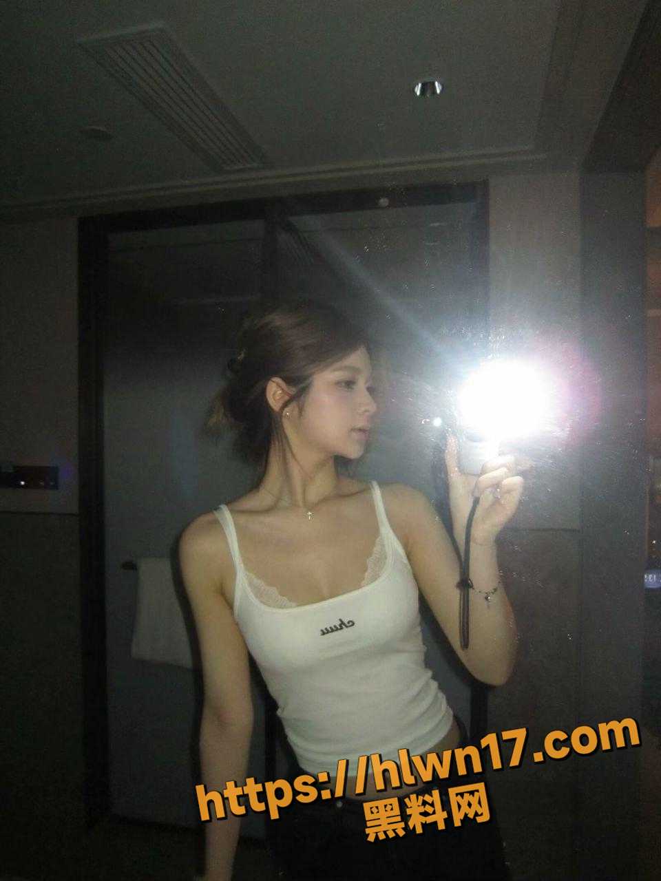 960X1280