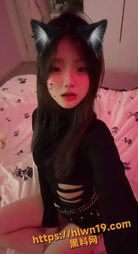 454X837