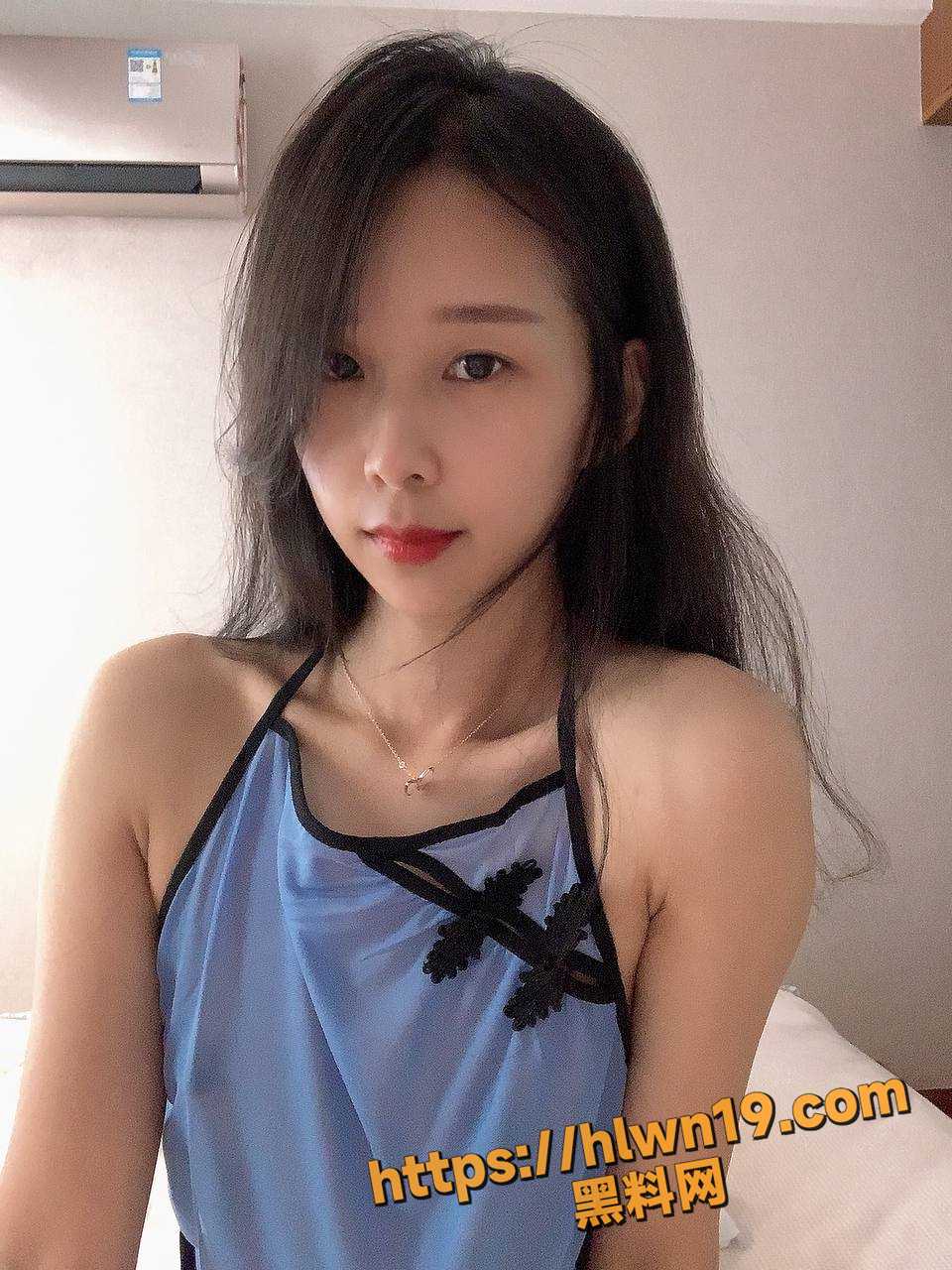 960X1280