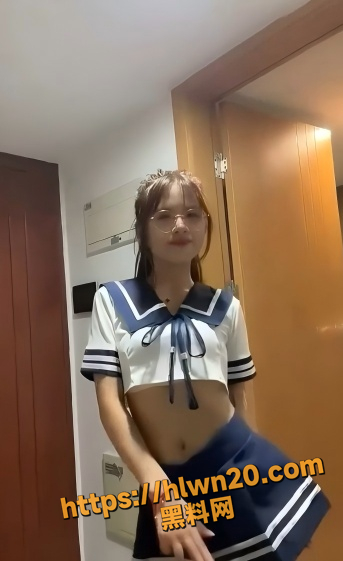 343X561