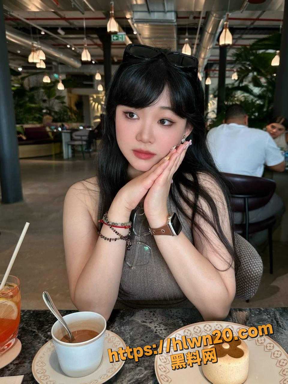 960X1280