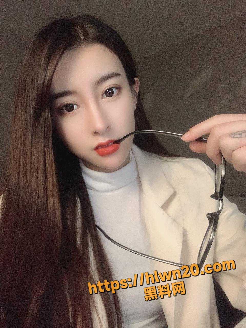 960X1280