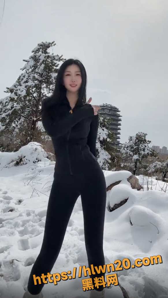 582X1029