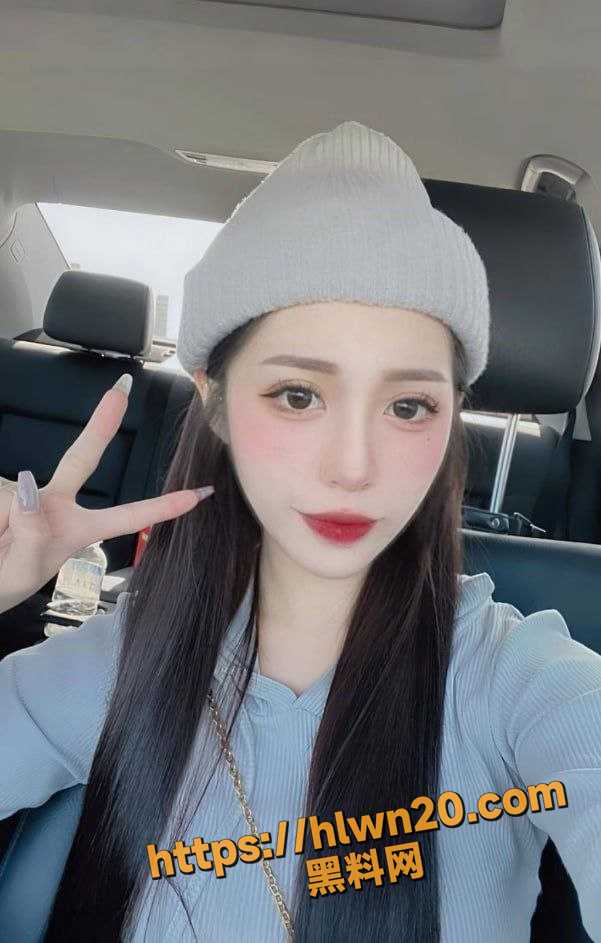 601X943