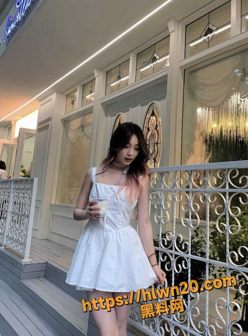 944X1280