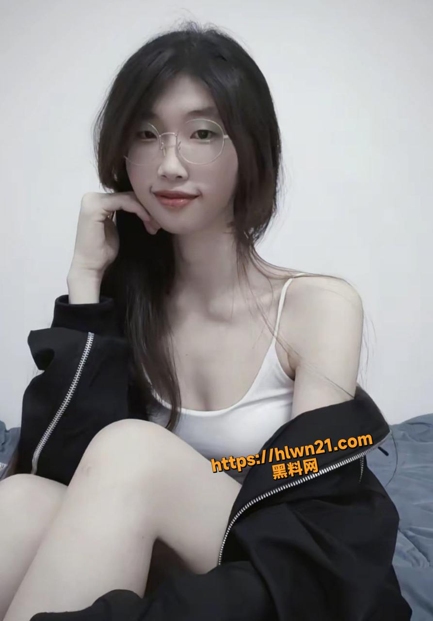 893X1280
