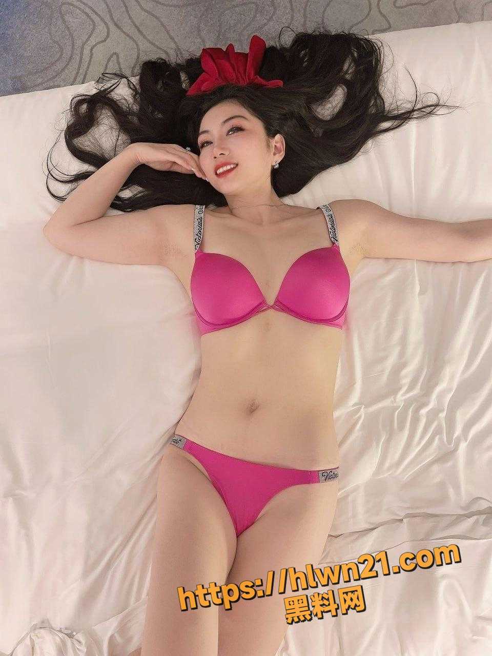 960X1280