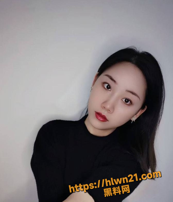 672X783