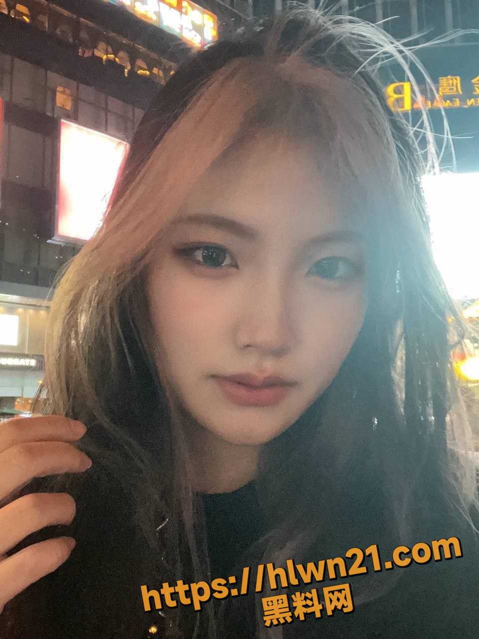 960X1280