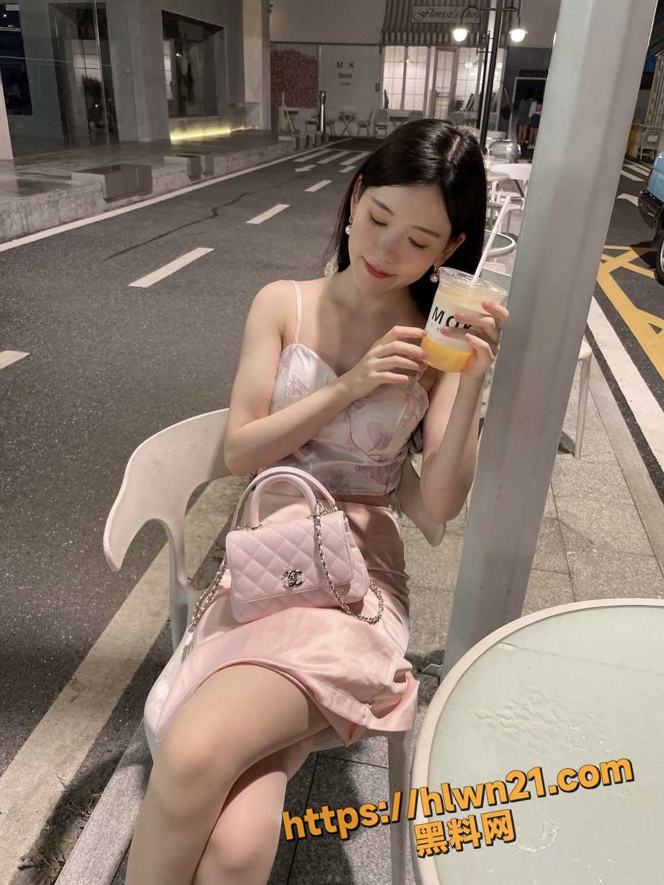 960X1280