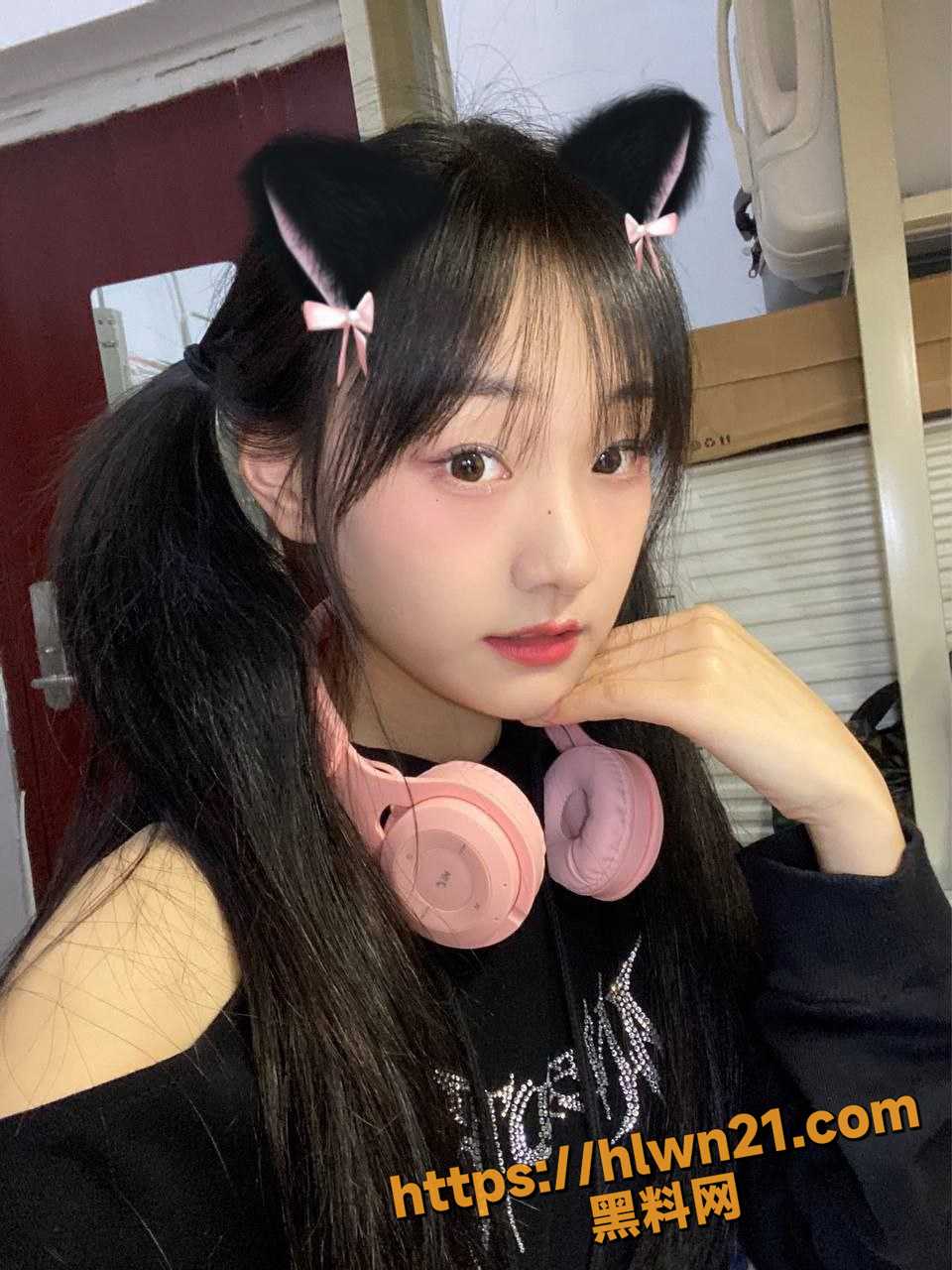 960X1280