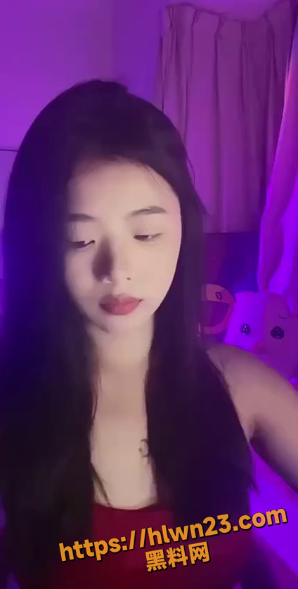 424X838